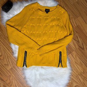 Nicole Miller Yellow Knitted Sweater - Sz L (EUC)